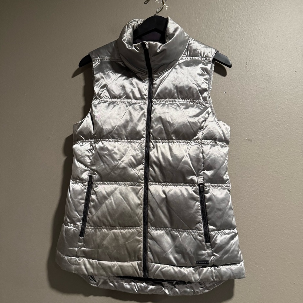 Athleta Silver Goose Down Filled Quilted Vest Size Small